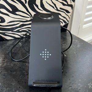 3 in 1 wireless charger for iPhone, air pods and Apple Watch